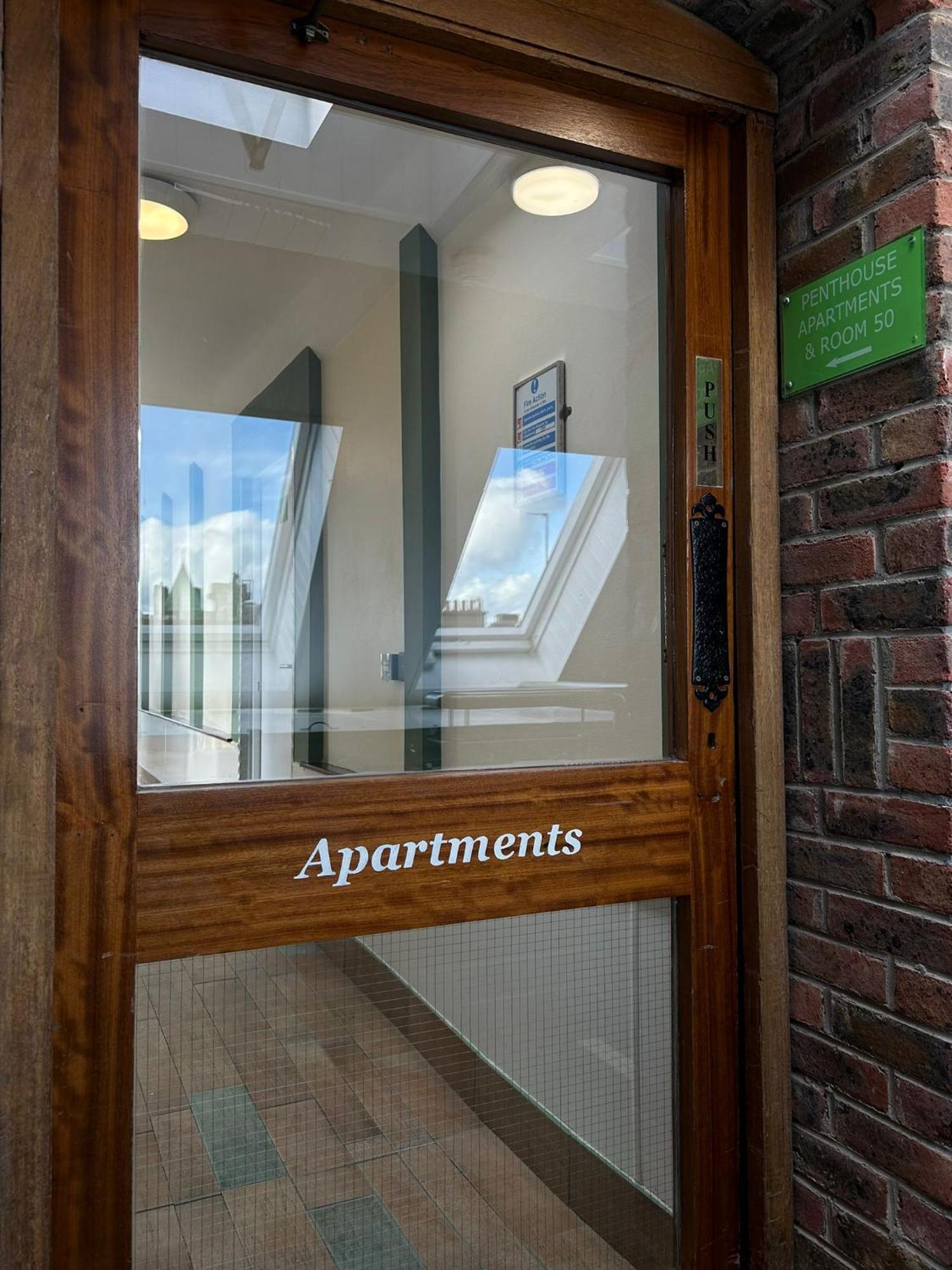 Gogartys Temple Bar Apartments Дъблин Екстериор снимка